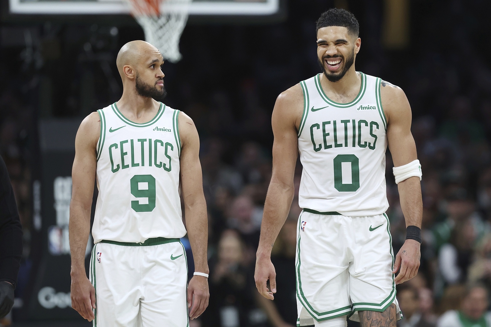 APP下载-强强对决！明日绿军客战雷霆 塔图姆与德里克·怀特出战成疑